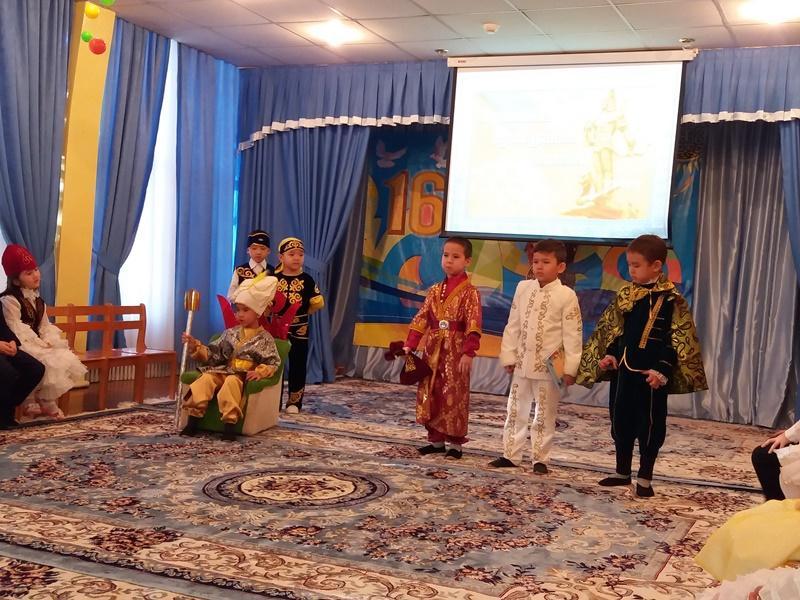 Творческий проект  ГККП "Ясли-сад № 75", посвященный празднованию "25-летия Независимости Республики Казахстан" (работа с родителями и с детьми))