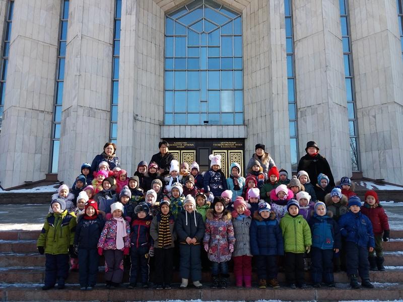 Творческий проект  ГККП "Ясли-сад № 75", посвященный празднованию "25-летия Независимости Республики Казахстан" (работа с родителями и с детьми))