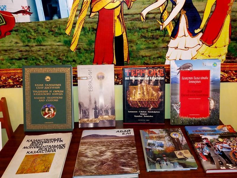 Творческий проект  ГККП "Ясли-сад № 75", посвященный празднованию "25-летия Независимости Республики Казахстан" (работа с родителями и с детьми))